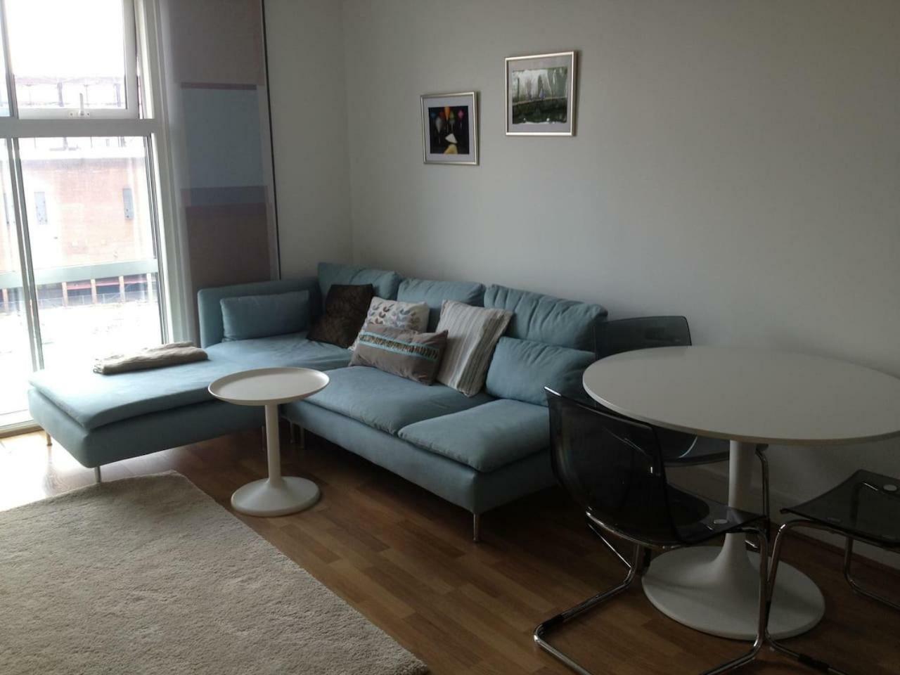 1 Bedroom In Chelsea Bridge Wharf Londres Extérieur photo